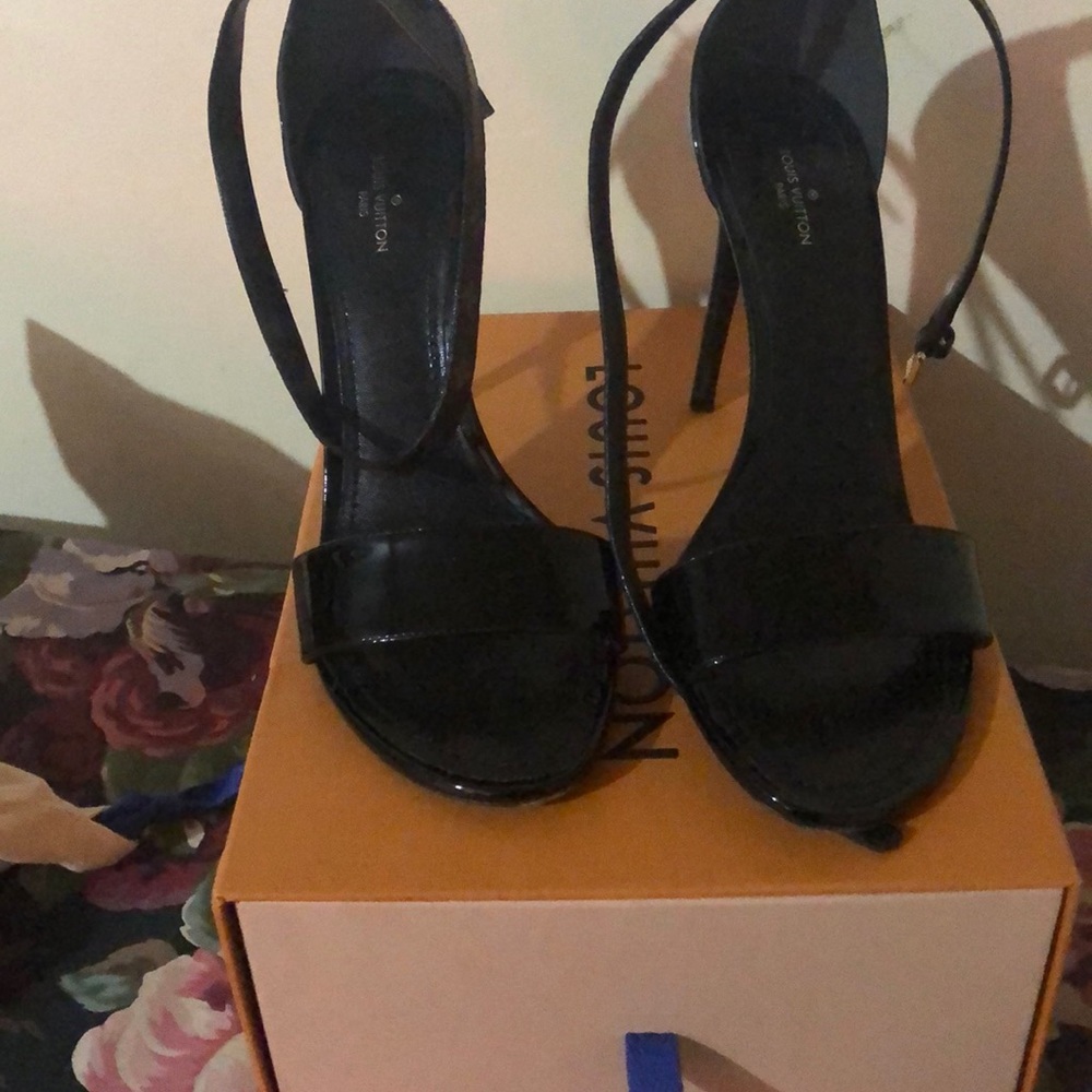 Heels - Picture 1 of 7
